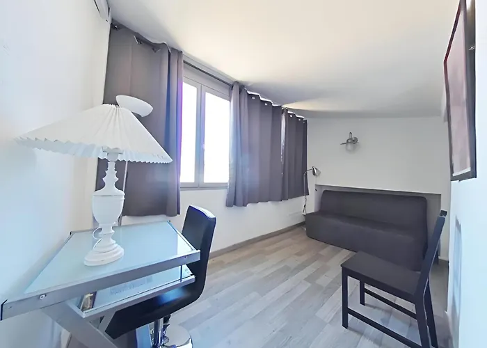 Apartment Vue Imprenable Cite - 4 Personnes *