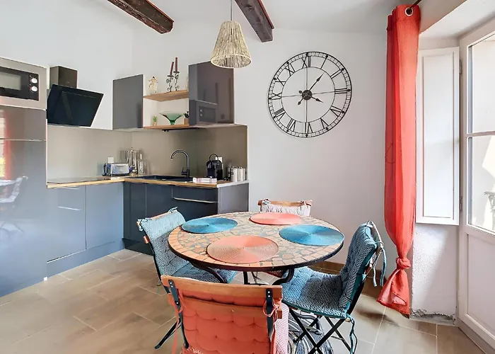 Apartment Vue Imprenable Cite - 4 Personnes *